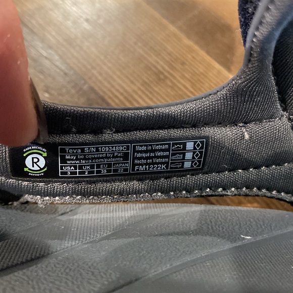 Teva 
Tanza Sandals - Kids'  in color: Griffith Total eclipse - Picture 9 of 9